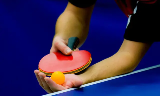 how to hold table tennis paddle